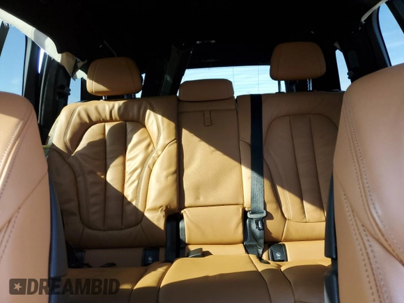 2022 BMW X7 xDrive40i z VIN 5UXCW2C00N9K81494, wystawiony jako Copart lot #51406425 z przebiegiem Nie podano mil oraz Szkoda całkowita • Salvage title. Historia ofert i sprzedaży dostępna na DreamBid. Obrazek 10.