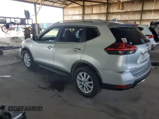 2017 Nissan Rogue SV z VIN JN8AT2MT3HW143002, wystawiony jako Copart lot #53557855 z przebiegiem 120 193 mil mil oraz Szkody całkowita. Historia ofert i sprzedaży dostępna na DreamBid. Obrazek 2.