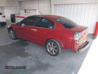 2005 Nissan Altima S z VIN 1N4AL11D95C130468, wystawiony jako IAAI lot #42357149 z przebiegiem 221 267 mil mil oraz . Historia ofert i sprzedaży dostępna na DreamBid. Obrazek 3.