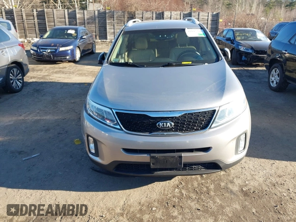 2015 Kia Sorento LX with VIN 5XYKTCA61FG639091, listed as a IAAI auction lot 41093306 with 71,768 mi miles. Bid and sale history available at carsss.com. Image 12.