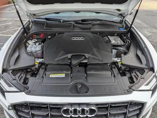 2019 Audi Q8 Premium z VIN WA1AVAF15KD025669, wystawiony jako Copart lot #44674885 z przebiegiem 48 524 mil mil oraz Czysty tytuł • Clean title. Historia ofert i sprzedaży dostępna na DreamBid. Obrazek 7.