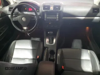 2008 Volkswagen Jetta SE z VIN 3VWRZ71K48M130858, wystawiony jako Copart lot #63095595 z przebiegiem 111 859 mil mil oraz Szkoda całkowita • Salvage title. Historia ofert i sprzedaży dostępna na DreamBid. Obrazek 8.