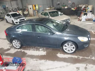 2012 Volvo S60 T6 with VIN YV1902FHXC2055428, listed as a IAAI auction lot 41978951 with 136,146 mi miles. Bid and sale history available at carsss.com. Image 13.
