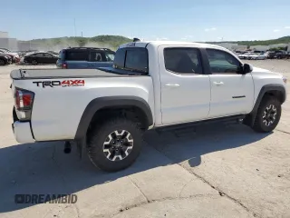 2023 Toyota Tacoma SR z VIN 3TMCZ5AN8PM589655, wystawiony jako Copart lot #56663615 z przebiegiem 43 327 mil mil oraz Szkoda całkowita • Salvage title. Historia ofert i sprzedaży dostępna na DreamBid. Obrazek 3.