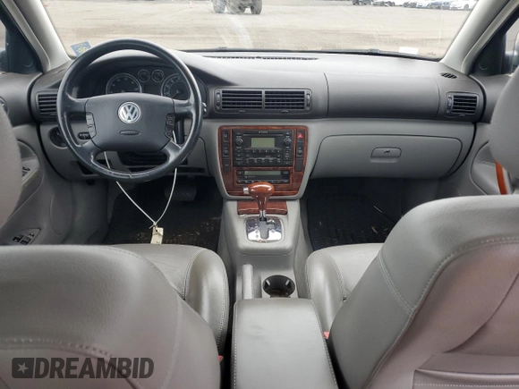2003 Volkswagen Passat GLX z VIN WVWRH63B73P271889, wystawiony jako Copart lot #57166465 z przebiegiem 56 457 mil mil oraz Szkoda całkowita • Salvage title. Historia ofert i sprzedaży dostępna na DreamBid. Obrazek 8.