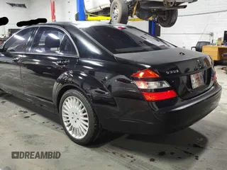 2007 Mercedes-Benz S 550 z VIN WDDNG71X27A069000, wystawiony jako Copart lot #60940735 z przebiegiem 142 783 mil mil oraz Czysty tytuł • Clean title. Historia ofert i sprzedaży dostępna na DreamBid. Obrazek 3.
