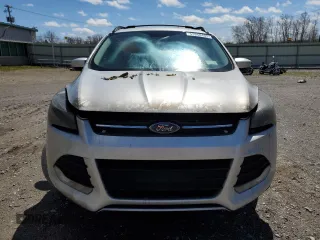 2013 Ford Escape SE with VIN 1FMCU9G95DUD07068, listed as a Copart auction lot 53940405 with 0 mi miles and Salvage Title. Bid and sale history available at carsss.com. Image 5.
