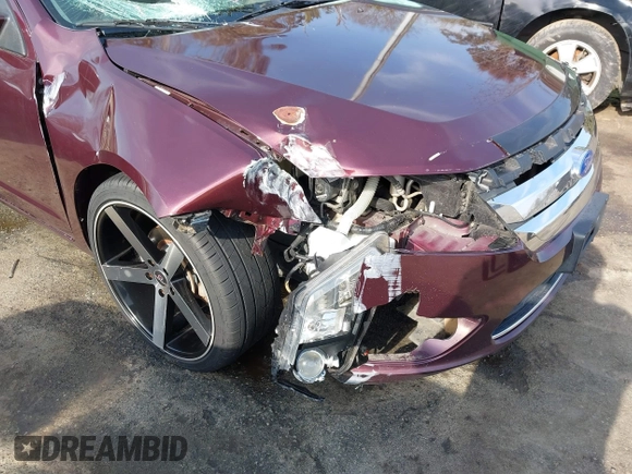 2011 Ford Fusion SEL with VIN 3FAHP0JA2BR295682, listed as a IAAI auction lot 41797768 with 275,330 mi miles. Bid and sale history available at carsss.com. Image 6.