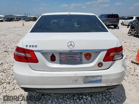 2013 Mercedes-Benz E 350 Luxury z VIN WDDHF5KB2DA682625, wystawiony jako Copart lot #63791535 z przebiegiem 73 381 mil mil oraz Szkoda całkowita • Salvage title. Historia ofert i sprzedaży dostępna na DreamBid. Obrazek 6.
