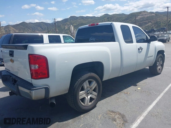 2007 Chevrolet Silverado 1500 LT w/2LT with VIN 2GCEC190471726075, listed as a IAAI auction lot 41922472 with 184,963 mi miles. Bid and sale history available at carsss.com. Image 4.