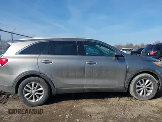 2016 Kia Sorento LX with VIN 5XYPGDA54GG065563, listed as a IAAI auction lot 41801533 with 126,557 mi miles. Bid and sale history available at carsss.com. Image 12.