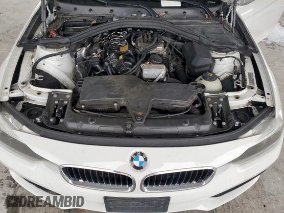 2016 BMW 3 Series 320i xDrive z VIN WBA8E5G55GNT41469, wystawiony jako Copart lot #56165005 z przebiegiem Nie podano mil oraz Czysty tytuł • Clean title. Historia ofert i sprzedaży dostępna na DreamBid. Obrazek 11.