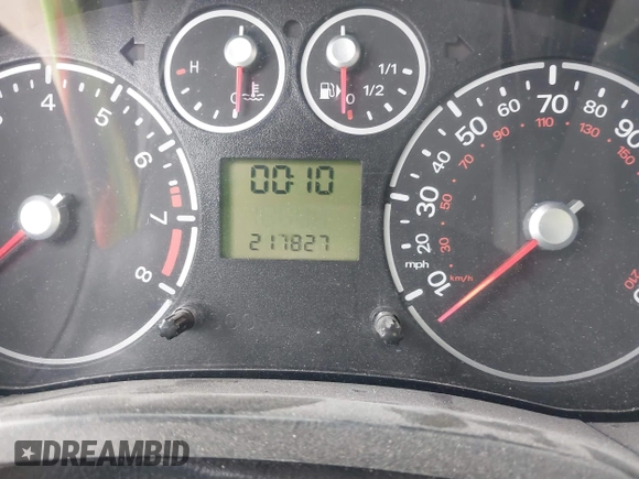 2010 Ford Transit Connect XL z VIN NM0LS7AN1AT027098, wystawiony jako IAAI lot #41740154 z przebiegiem 217 827 mil mil oraz . Historia ofert i sprzedaży dostępna na DreamBid. Obrazek 7.