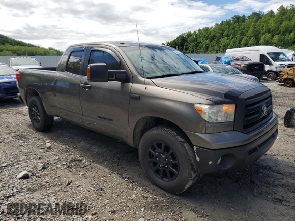 2010 Toyota Tundra z VIN 5TFUW5F19AX137573, wystawiony jako Copart lot #54045955 z przebiegiem 236 068 mil mil oraz Szkoda całkowita • Salvage title. Historia ofert i sprzedaży dostępna na DreamBid. Obrazek 4.