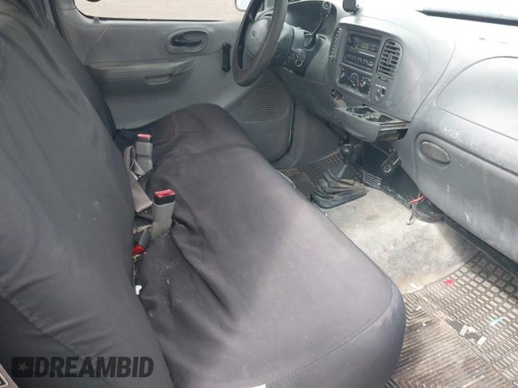 2000 Ford F-150 XL с VIN 1FTRF18W8YKB11836, выставлен на аукционе IAAI как лот 42728813 с пробегом Не указан миль и . История ставок и продаж доступна на DreamBid. Изображение 5.