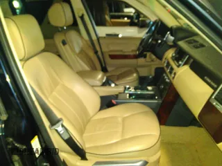 2010 Land Rover Range Rover HSE z VIN SALME1D4XAA310537, wystawiony jako IAAI lot #42427151 z przebiegiem 180 801 mil mil oraz . Historia ofert i sprzedaży dostępna na DreamBid. Obrazek 5.