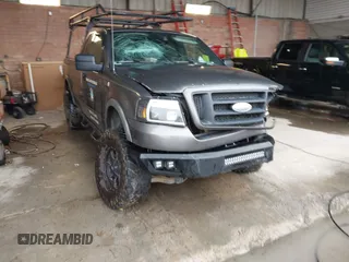 2004 Ford F-150 XLT z VIN 1FTPX14554NA04625, wystawiony jako IAAI lot #42077134 z przebiegiem 338 871 mil mil oraz . Historia ofert i sprzedaży dostępna na DreamBid. Obrazek 1.