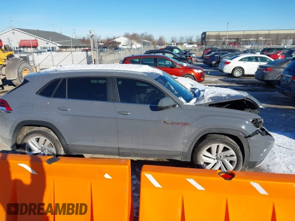 2021 Volkswagen Atlas SE with VIN 1V2KC2CA3MC223779, listed as a IAAI auction lot 41359090 with 45,426 mi miles and . Bid and sale history available at DreamBid. Image 13.