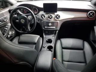 2018 Mercedes-Benz CLA 250 with VIN WDDSJ4EB1JN663031, listed as a Copart auction lot 61464505 with 102,754 mi miles and Salvage title. Bid and sale history available at DreamBid. Image 8.