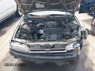 1990 Honda Accord LX with VIN 1HGCB7554LA000846, listed as a IAAI auction lot 41755092 with 336,811 mi miles. Bid and sale history available at carsss.com. Image 10.