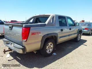 2003 Chevrolet Avalanche with VIN 3GNEC13TX3G288609, listed as a IAAI auction lot 41957629 with 272,667 mi miles. Bid and sale history available at carsss.com. Image 4.
