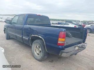 2000 Chevrolet Silverado 1500 LS with VIN 2GCEC19T8Y1156870, listed as a IAAI auction lot 42057588 with 306,580 mi miles. Bid and sale history available at carsss.com. Image 3.