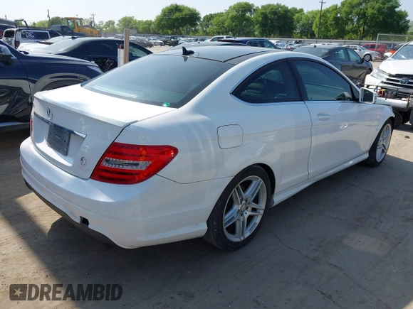 2013 Mercedes-Benz C 250 с VIN WDDGJ4HB2DG089470, выставлен на аукционе IAAI как лот 41925359 с пробегом 113 160 миль миль и . История ставок и продаж доступна на DreamBid. Изображение 4.