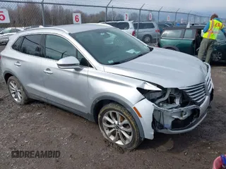 2015 Lincoln MKC with VIN 5LMTJ2AH6FUJ10863, listed as a IAAI auction lot 41983116 with 111,250 mi miles. Bid and sale history available at carsss.com. Image 1.
