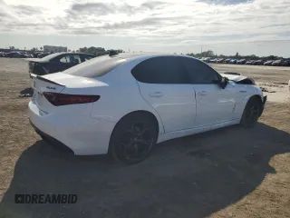2023 Alfa Romeo Giulia Veloce with VIN ZARFANBN0P7670975, listed as a Copart auction lot 87671475 with 33,095 mi miles and Non repairable. Bid and sale history available at DreamBid. Image 3.