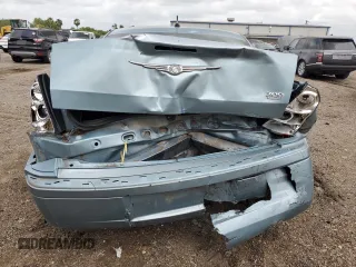 2008 Chrysler 300 Limited z VIN 2C3KA33G68H267705, wystawiony jako Copart lot #54414425 z przebiegiem 141 010 mil mil oraz Szkoda całkowita • Salvage title. Historia ofert i sprzedaży dostępna na DreamBid. Obrazek 6.