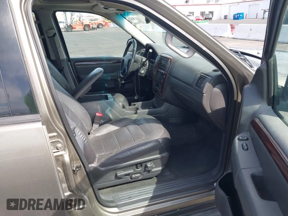 2003 Ford Explorer Limited с VIN 1FMDU65W73ZA37208, выставлен на аукционе IAAI как лот 42043797 с пробегом 235 652 миль миль и . История ставок и продаж доступна на DreamBid. Изображение 5.