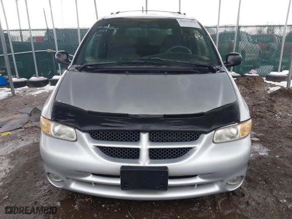 1999 Dodge Caravan SE with VIN 1B4GP44G7XB897161, listed as a IAAI auction lot 41356802 with 157,331 mi miles. Bid and sale history available at carsss.com. Image 12.