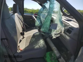 2001 Ford F-250 XL с VIN 3FTNX21L31MA46717, выставлен на аукционе Copart как лот 56552235 с пробегом 96 702 миль миль и Списание • Salvage title. История ставок и продаж доступна на DreamBid. Изображение 7.