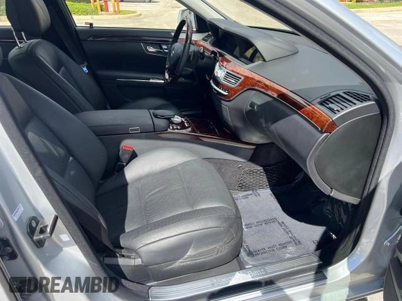2010 Mercedes-Benz S 400 with VIN WDDNG9FB0AA311394, listed as a Copart auction lot 47423645 with 40,310 mi miles and Salvage Title. Bid and sale history available at DreamBid. Image 6.