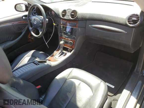 2009 Mercedes-Benz CLK 350 z VIN WDBTJ56H39F268702, wystawiony jako Copart lot #68367854 z przebiegiem 144 115 mil mil oraz Szkoda całkowita • Salvage title. Historia ofert i sprzedaży dostępna na DreamBid. Obrazek 8.