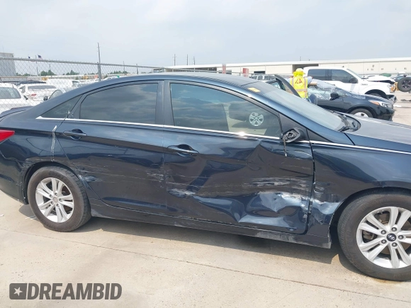 2013 Hyundai Sonata GLS z VIN 5NPEB4AC7DH551258, wystawiony jako IAAI lot #39504398 z przebiegiem 177 552 mil mil oraz . Historia ofert i sprzedaży dostępna na DreamBid. Obrazek 6.