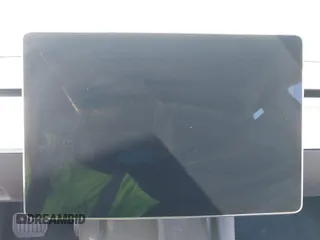 2023 Tesla Model 3 z VIN 5YJ3E1EA0PF608506, wystawiony jako IAAI lot #41748862 z przebiegiem 15 mil mil oraz . Historia ofert i sprzedaży dostępna na DreamBid. Obrazek 7.