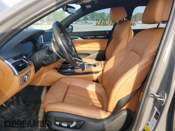 2020 BMW 7 Series 740i xDrive z VIN WBA7T4C02LGF97205, wystawiony jako Copart lot #69569084 z przebiegiem Nie podano mil oraz Szkoda całkowita • Salvage title. Historia ofert i sprzedaży dostępna na DreamBid. Obrazek 7.
