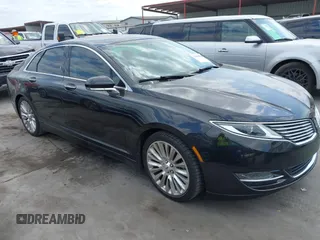 2013 Lincoln MKZ z VIN 3LN6L2GKXDR814338, wystawiony jako IAAI lot #42043028 z przebiegiem 62 975 mil mil oraz . Historia ofert i sprzedaży dostępna na DreamBid. Obrazek 1.