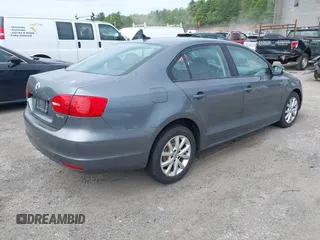 2011 Volkswagen Jetta SE with VIN 3VWDZ7AJ0BM355626, listed as a IAAI auction lot 42306937 with 144,572 mi miles and . Bid and sale history available at DreamBid. Image 4.