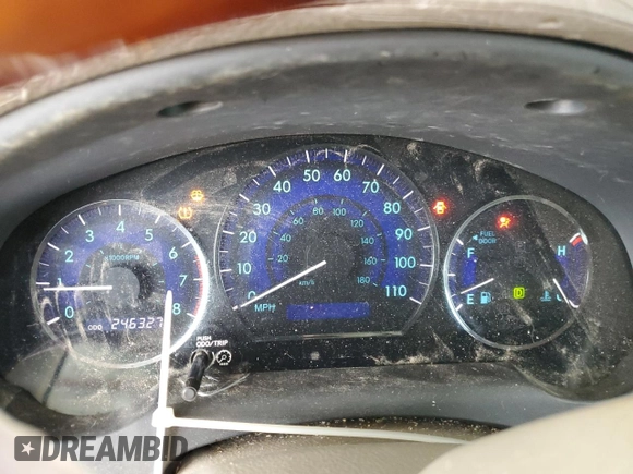 2010 Toyota Sienna XLE with VIN 5TDYK4CCXAS335064, listed as a Copart auction lot 62649665 with 246,327 mi miles and Salvage title. Bid and sale history available at DreamBid. Image 9.