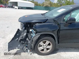 2019 Chevrolet Trax LS with VIN 3GNCJNSB2KL304062, listed as a IAAI auction lot 41782450 with 1 mi miles. Bid and sale history available at carsss.com. Image 6.