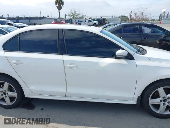 2012 Volkswagen Jetta SE z VIN 3VWDP7AJ4CM379192, wystawiony jako IAAI lot #42024746 z przebiegiem 125 450 mil mil oraz . Historia ofert i sprzedaży dostępna na DreamBid. Obrazek 13.