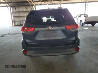 2017 Toyota Highlander XLE with VIN 5TDJZRFH5HS462350, listed as a Copart auction lot 63927495 with 143,051 mi miles and Salvage title. Bid and sale history available at DreamBid. Image 6.