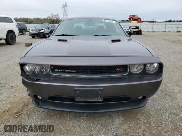 2013 Dodge Challenger R/T z VIN 2C3CDYBT0DH741262, wystawiony jako Copart lot #49185255 z przebiegiem 97 902 mil mil oraz Szkoda całkowita • Salvage title. Historia ofert i sprzedaży dostępna na DreamBid. Obrazek 5.