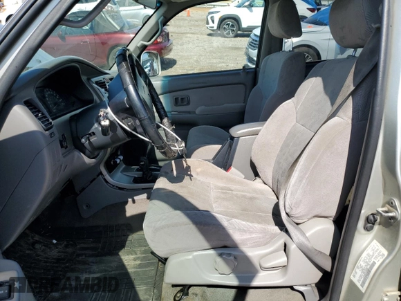 2001 Toyota 4Runner SR5 z VIN JT3HN86R810326661, wystawiony jako Copart lot #61616485 z przebiegiem 339 158 mil mil oraz Czysty tytuł • Clean title. Historia ofert i sprzedaży dostępna na DreamBid. Obrazek 7.
