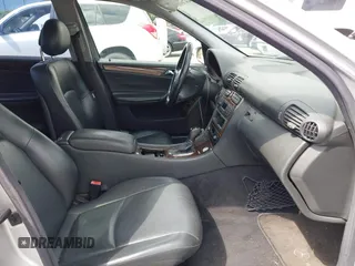 2003 Mercedes-Benz C 320 z VIN WDBRF64J73F357672, wystawiony jako IAAI lot #42470990 z przebiegiem 181 854 mil mil oraz . Historia ofert i sprzedaży dostępna na DreamBid. Obrazek 5.