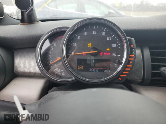 2017 MINI Hardtop 4 Door Cooper S z VIN WMWXU3C33H2F49198, wystawiony jako Copart lot #45210935 z przebiegiem 139 332 mil mil oraz Szkody całkowita. Historia ofert i sprzedaży dostępna na DreamBid. Obrazek 9.