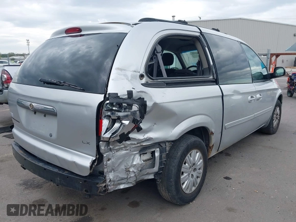 2007 Chrysler Town & Country with VIN 2A4GP44R27R191148, listed as a IAAI auction lot 42171218 with 150,670 mi miles and . Bid and sale history available at DreamBid. Image 4.