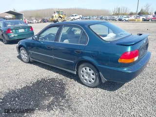 1998 Honda Civic LX with VIN 2HGEJ6678WH512055, listed as a IAAI auction lot 41944517 with 226,501 mi miles. Bid and sale history available at carsss.com. Image 3.